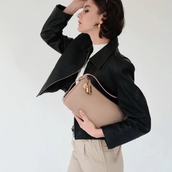 😍VERAFIED - 😍NWOT 😍Gold Beige Hobo Bag - Picture 8 of 15